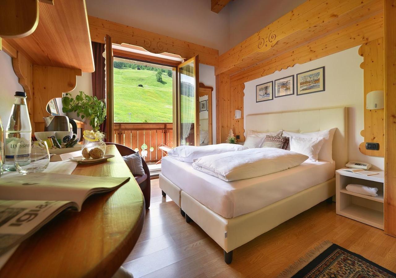 Hotel Posta Livigno Kültér fotó