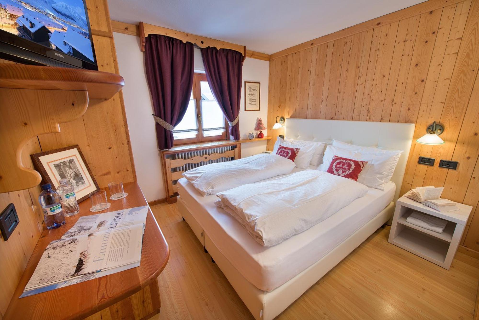 Hotel Posta Livigno Kültér fotó