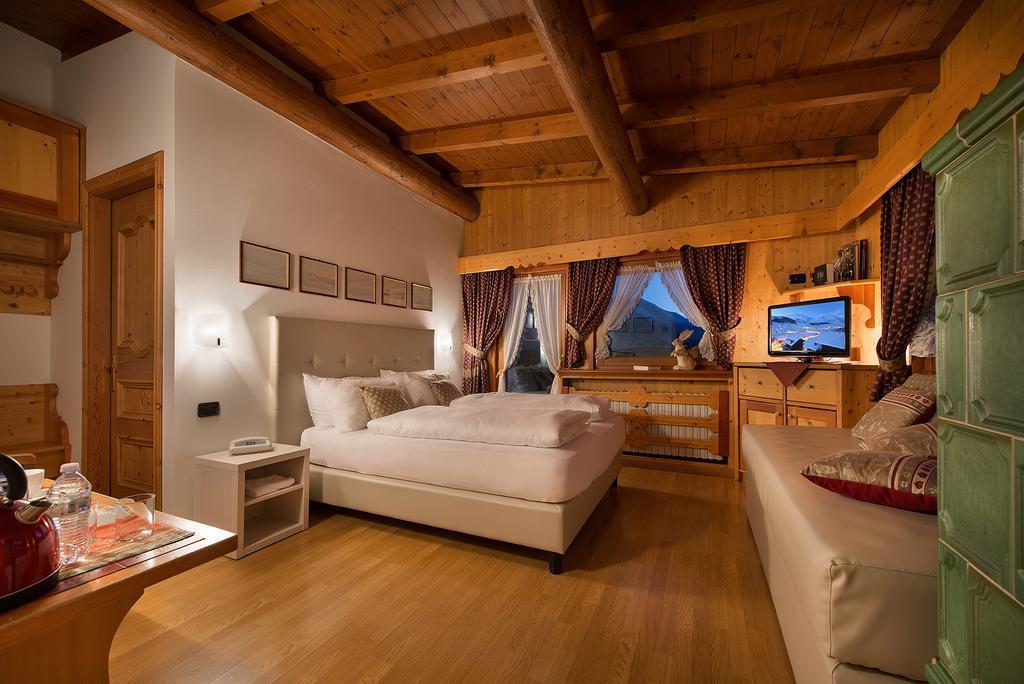 Hotel Posta Livigno Kültér fotó